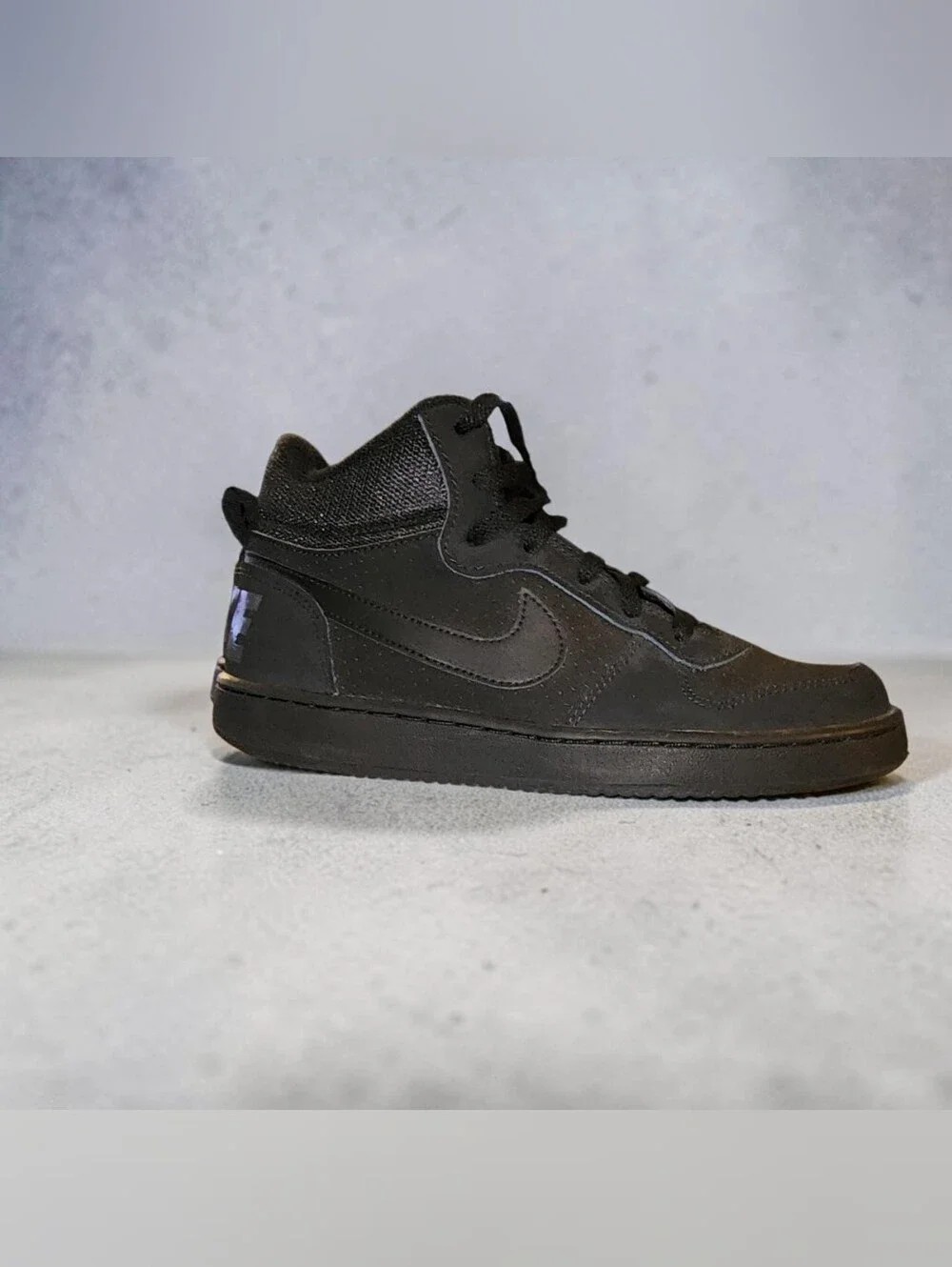 Nike Court Borough Mid